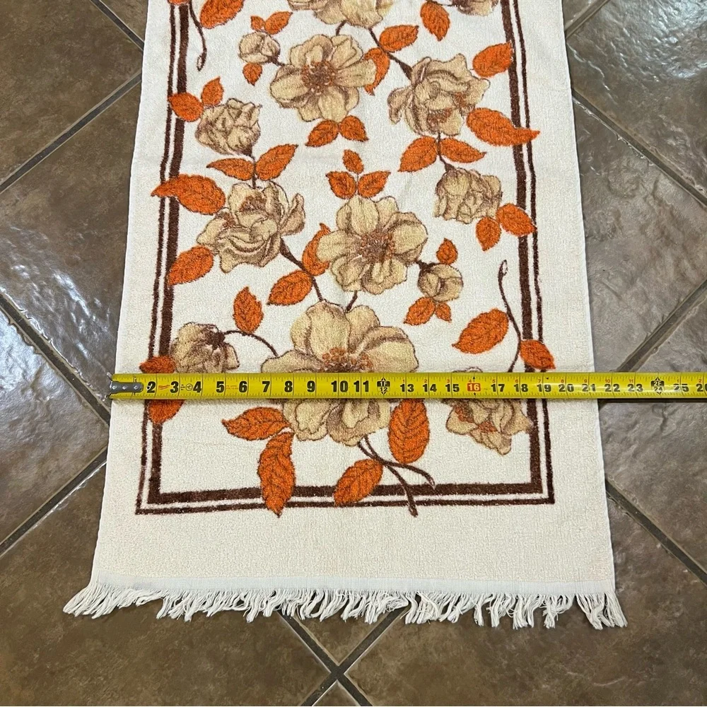 Vintage 1970s Retro Towel Brown & Orange Floral Design 41”x21”